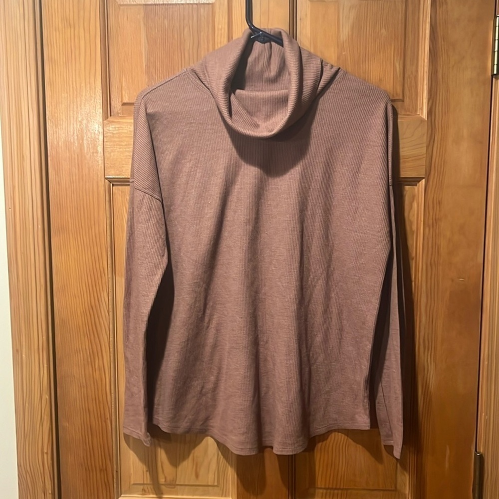 a.new day women’s waffle knit turtleneck top size small.